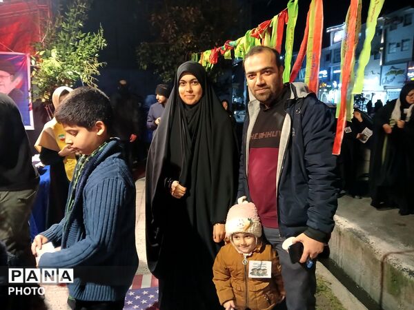 حضور حداکثری جامعه فرهنگی و دانش‌آموزی در تجمعات شبانه