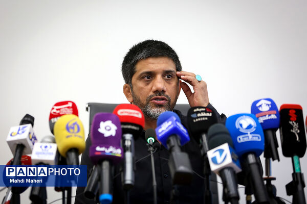 نشست خبری رئیس فدراسیون کشتی