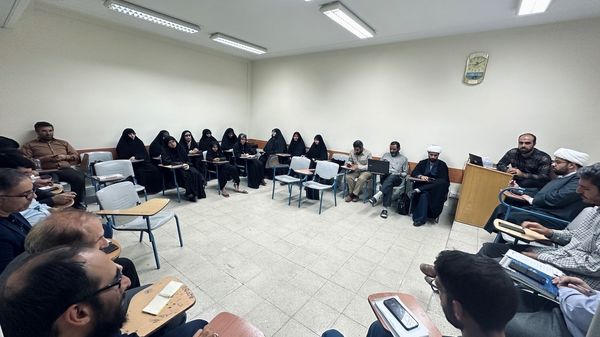 برگزاری دوره‌ توجیهی، آموزشی منادیان تربیت استان مرکزی در شهر قم