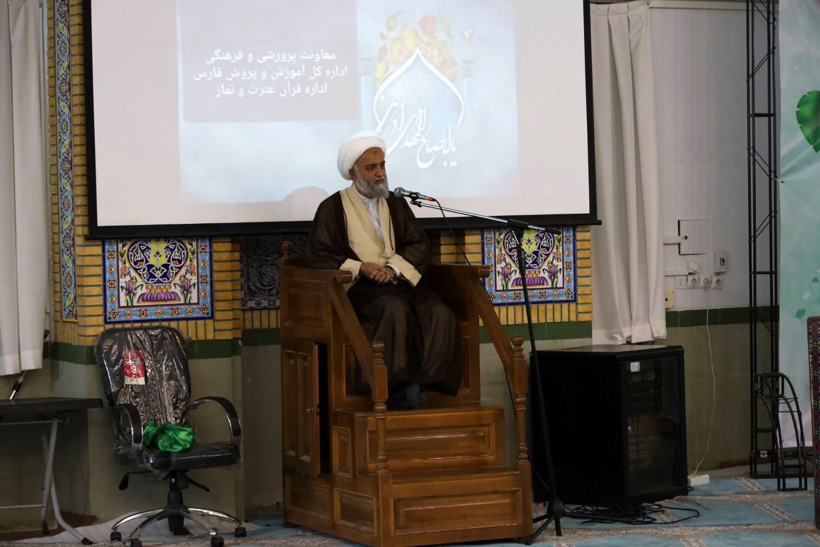 تهذیب و تعلیم دانش آموزان فرصتی است که خداوند به معلمان ارزانی داشته است