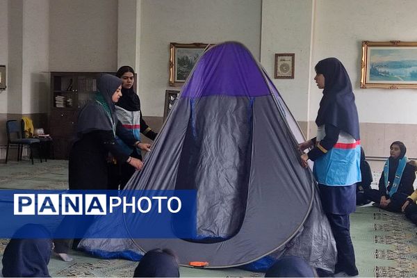 برگزاری مانور زلزله در مدارس ناحیه 4 شیراز 