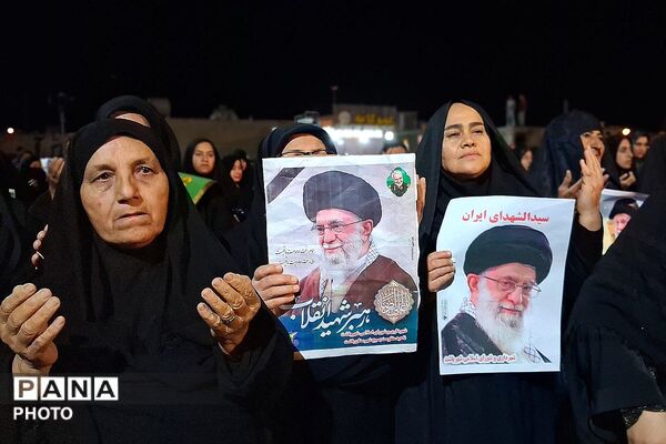 حضور شامگاهی مردم داغدار در پارکینگ شهرداری شهرستان باشت