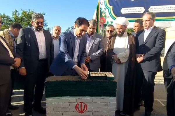 افتتاح پنج زمین چمن مصنوعی و آئین خشت گذاری دو سالن ورزشی در مدارس اندیشه 