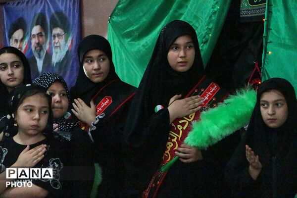 غبار ماتم بر چهره مدرسه شهید ایرجی؛ نجوای «لبیک یا خامنه‌ای» طنین‌انداز شد