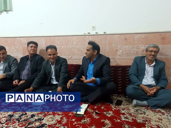 نشست فرماندار با اصناف و بازاریان گناباد 