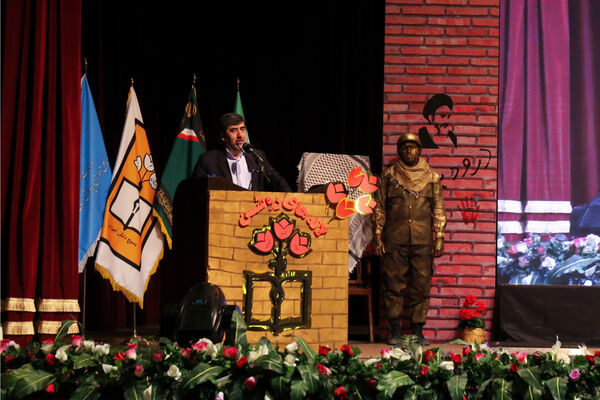 آیین گرامیداشت ۱۸۵۰ شهید دانش‌آموز و ۲۰۵ شهید فرهنگی آذربایجان شرقی