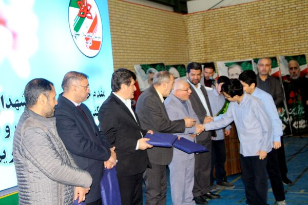یادواره شهدای جنگ تحمیلی ۱۲ روزه در دبیرستان شاهد سالارشهیدان(ع)