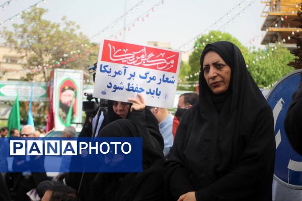 تجمع بزرگ دانش‌آموزان و فرهنگیان در حمایت از مردم مظلوم غزه و فلسطین