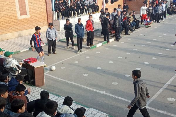  فینال المپیاد ورزشی درون مدرسه‌ای در دبیرستان بشارت بهارستان‌دو 