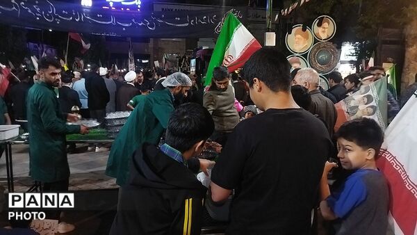 گذری بر فعالیت چایخانه فاطمه الزهرا در پنجاه و هشتمین شب از اجتماعات مردمی نیشابور 