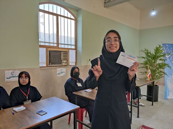 برگزاری باشکوه انتخابات شورای دانش‌آموزی در هنرستان زهرای مرضیه بندرعباس
