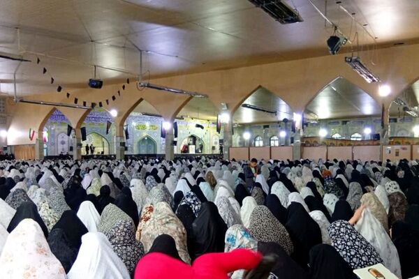 اقامه نماز عید فطر در یاسوج مصلی امام خمینی (ره)