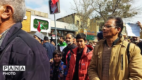 مشت هایی که با فریاد انتقام بالا می آمدند 
