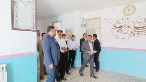 بازدید نماینده مجلس شورای اسلامی و عضو کمیسیون آموزش مجلس از مدارس بخش زاوین کلات