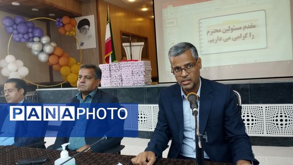 برگزاری مراسم تجلیل از مدیران برتر مدارس ابتدایی در خلیل‌آباد