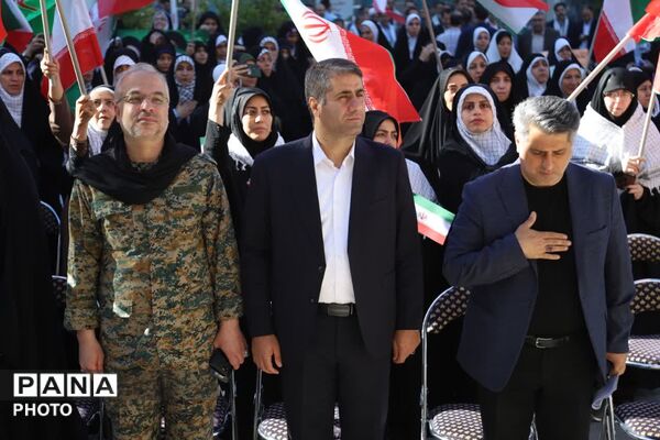 مراسم صبحگاه مشترک بسیج فرهنگیان تهران بزرگ در اداره کل آموزش و پرورش