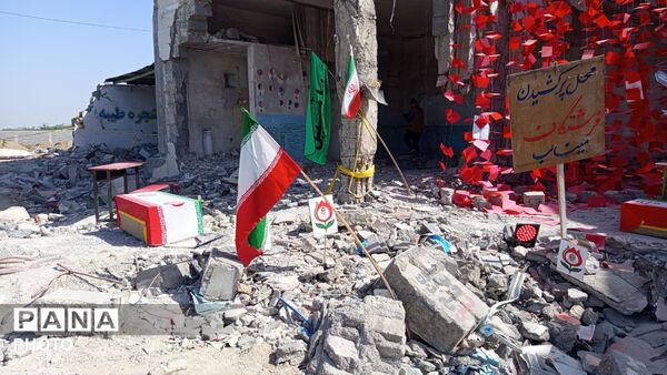 زنگ سپاس معلم همزمان با سراسر کشور در مدرسه شجره طیبه میناب