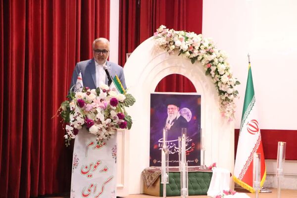 آیین سپاس معلم و تجلیل از معلمان نمونه ناحیه ۳ کرمانشاه