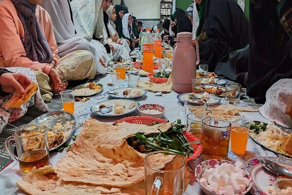 آخرین روز از اعتکاف دانش آموزی انس با خدا  در مسجد جامع شهر بار نیشابور
