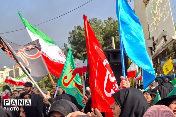 بیعت مردم قرچک با سومین رهبر نظام مقدس جمهوری اسلامی ایران