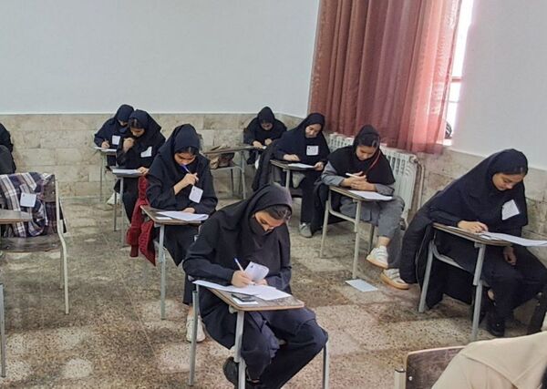 اولین مرحله آزمون های پایش هماهنگ استانی در دبیرستان دخترانه فاطمیه 