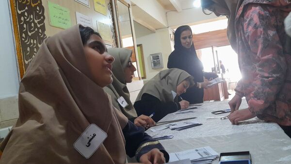 انتخابات شورای دانش آموزی در دبیرستان نورالهدی