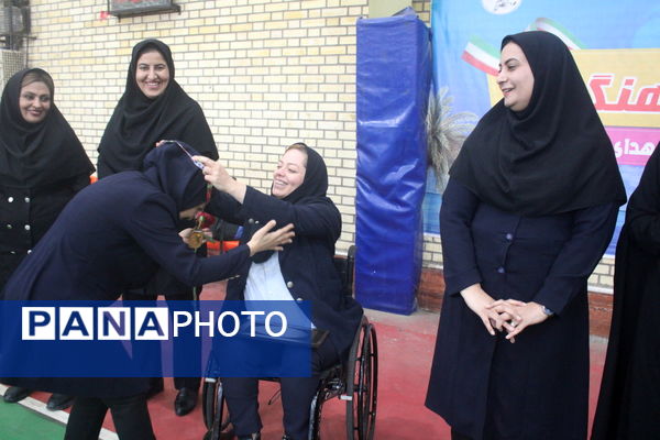 مسابقات تنیس روی میز فرهنگیان یادواره شهدای تربیت‌بدنی در سالن آزادگان استان بوشهر 