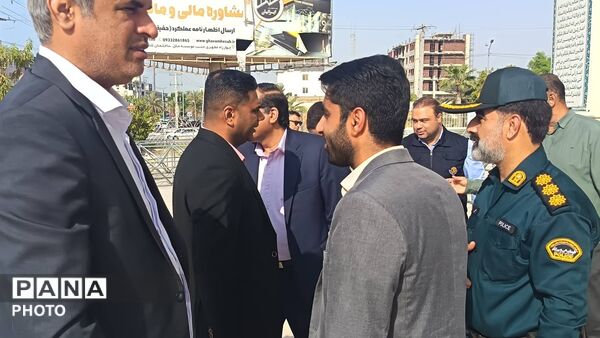 آیین غبارروبی گلزار شهدای مصلی بندرعباس در آغاز هفته دولت 