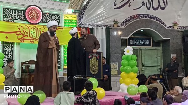 تجلیل از فرزند و برادر شهید شوشتری در مراسم شنبه‌های ام‌البنین(س) مسجد المنتظر قاسم‌آباد