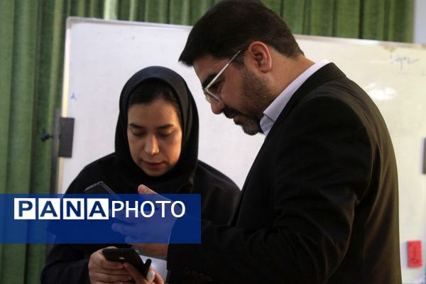 دومین جشنواره تدریس برتر در دبیرستان حکمت بهارستان‌۲