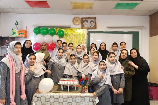جشن انقلاب در ناحیه دو شهرری با حضور معاون پرورشی و فرهنگی شهرستانهای استان تهران 