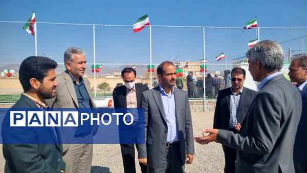 افتتاح دو چمن مصنوعی در مدارس کاشمر 