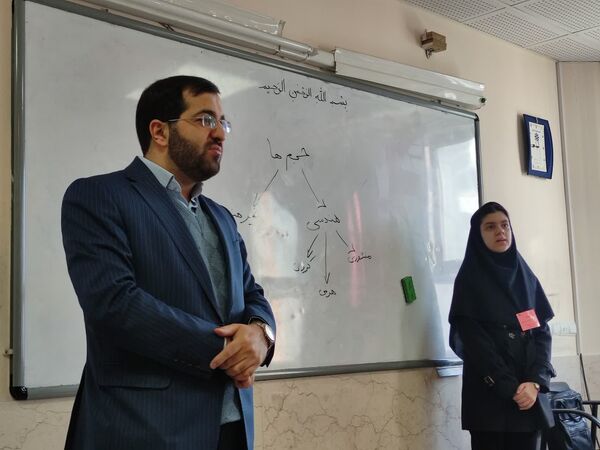 اداره یک روز مدرسه(طرح ایما) توسط دانش‌آموزان دبیرستان فرزانگان استعداد درخشان ملارد