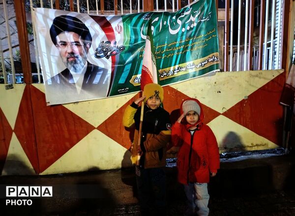 سرما در برابر آتش عشق دلها به رهبر چیزی نبود