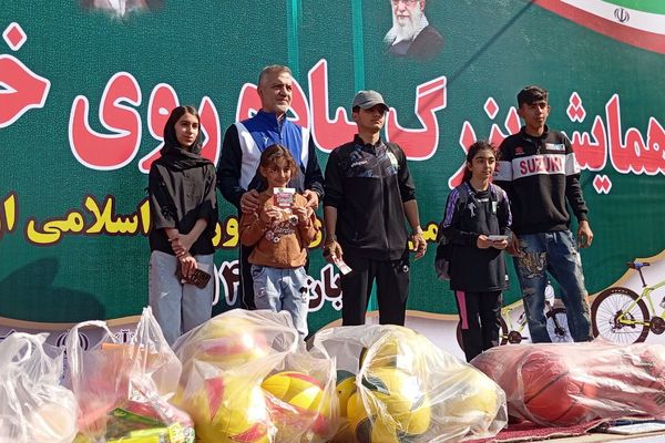  همایش بزرگ پیاده روی خانوادگی در نسیم‌شهر 