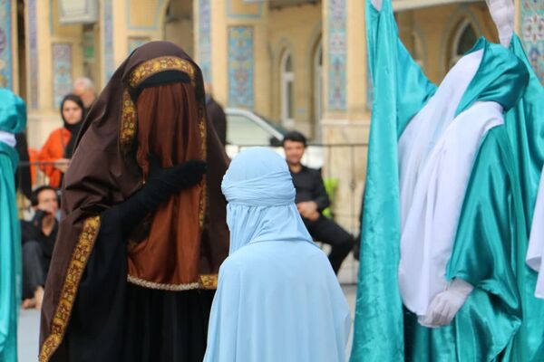اجرای تئاتر گروه هنری موعود در آستان مقدس امامزاده بی‌بی‌سکینه صفادشت
