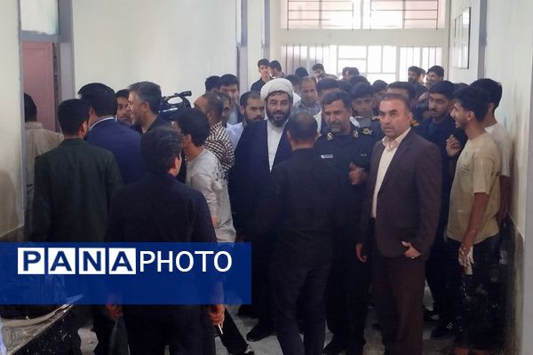 بازدید مسئولان از مدارس نوسازی‌شده لردگان در طرح ملی شهید عجمیان 