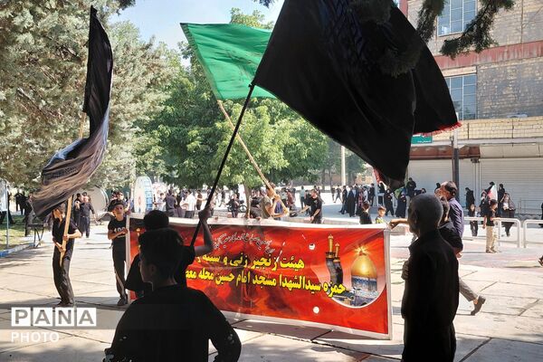 مراسم معنوی عاشورای حسینی بر مزار شهدای گمنام لردگان