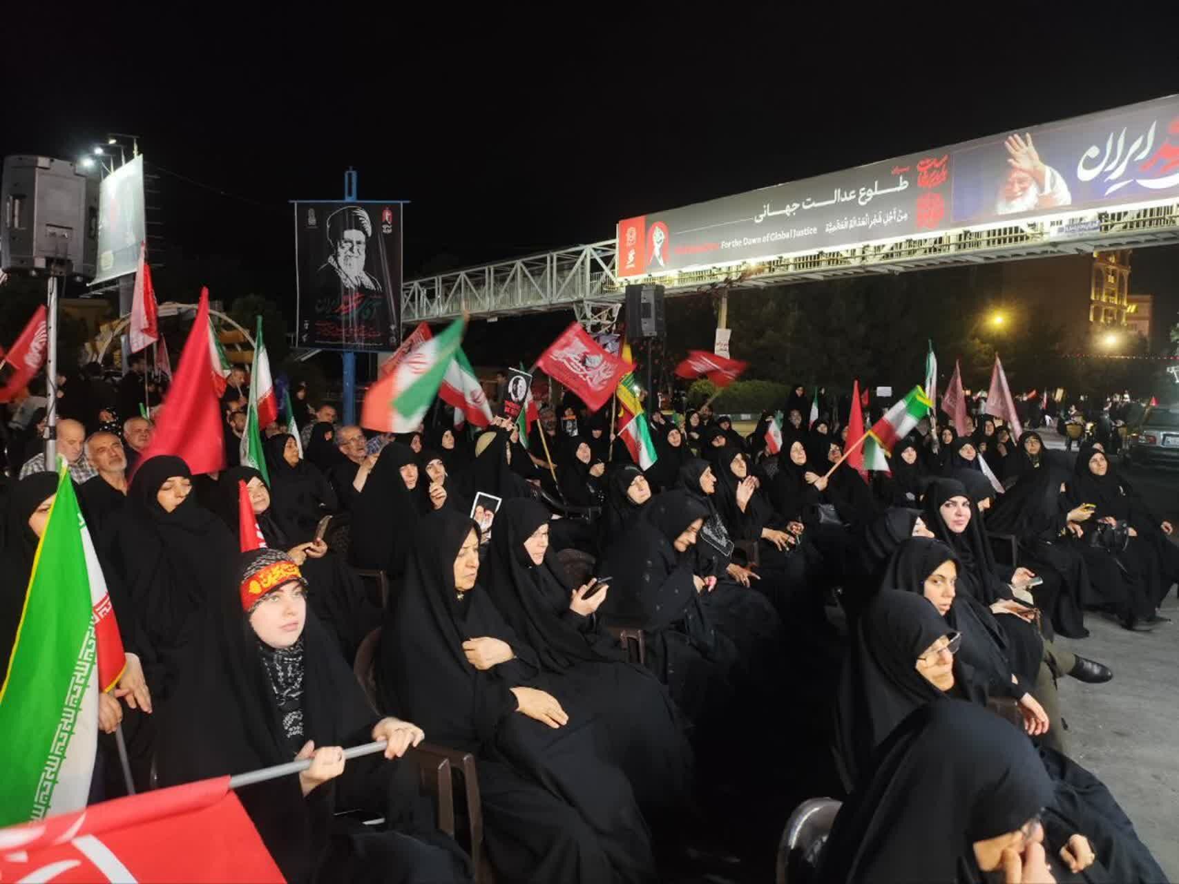 زائران اربعین از تجمع شبانه قم راهی کربلا شدند