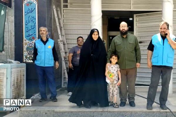 خدمت رسانی و پذیرایی موکب شهدای چهاردانگه  از زائران مراسم تشییع رهبر شهید
