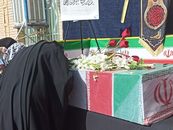 آماده‌سازی دبیرستان هاجر بیرجند برای استقبال از شهید گمنام 