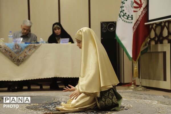  جشنواره «آینه عشق» در دبیرستان شاهد شهدای هفتم تیر 