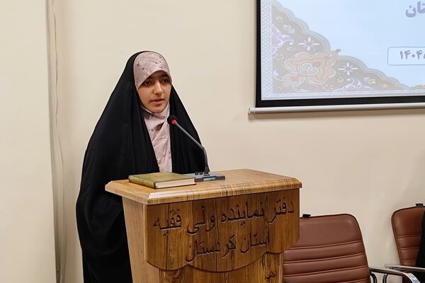 دیدار دختران دانش‌آموز سنندجی با نماینده ولی‌فقیه در کردستان 