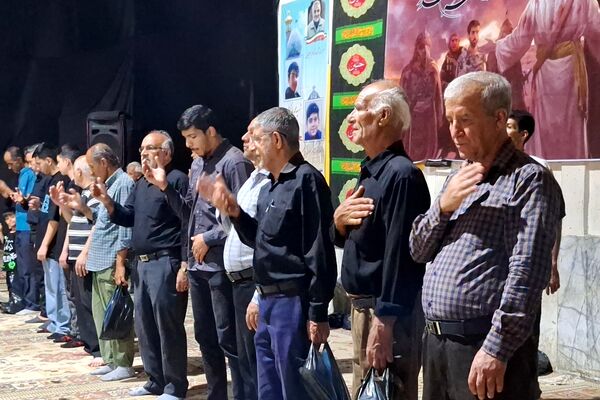 عزاداری سالار شهیدان شب سوم محرم در دبیرستان شهید دستغیب ناحیه۳ شیراز 