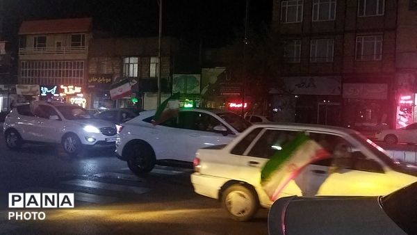 پرچم های ایران و حزب الله  بر فراز شهر نیشابور 