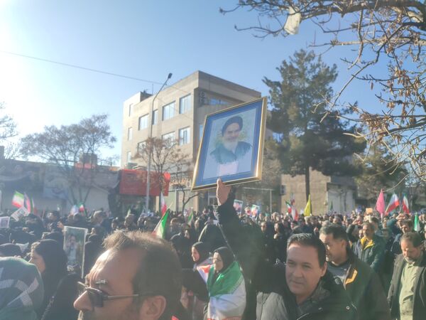 حضور شکوهمند مردم نیشابور در راهپیمایی و تشییع شهدای امنیت