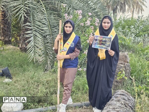کاشت نهال به یاد دانش‌آموزان شهید مدرسه شجره طیبه میناب در سندرک