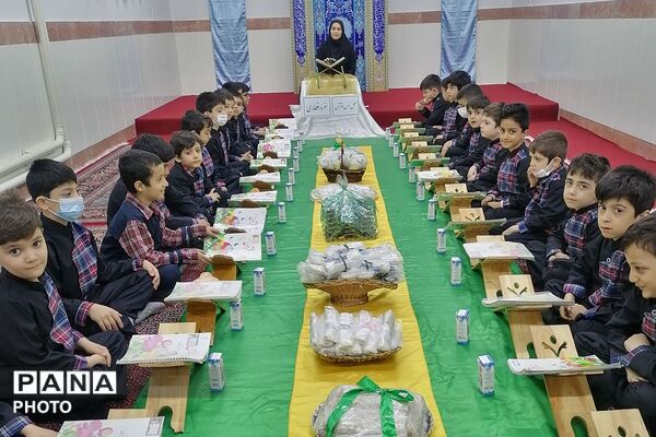محفل انس با قرآن کریم در مدارس نامجو و آرمینه مصلی نژاد ناحیه دو شهرری 