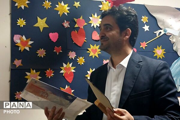 تجلیل از برگزیدگان جشنواره هنری فردا و المپیاد ورزشی در دبستان رضوان بهارستان‌دو
