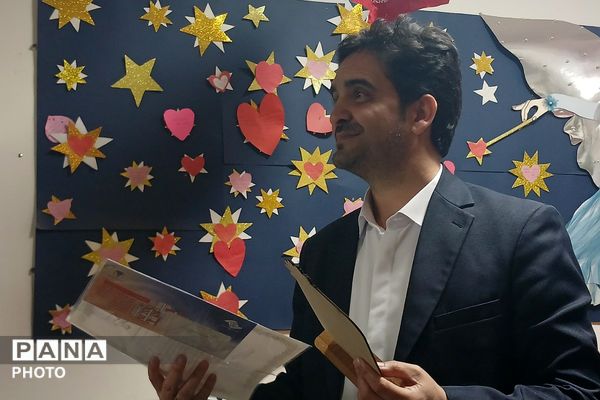 تجلیل از برگزیدگان جشنواره هنری فردا و المپیاد ورزشی در دبستان رضوان بهارستان‌دو